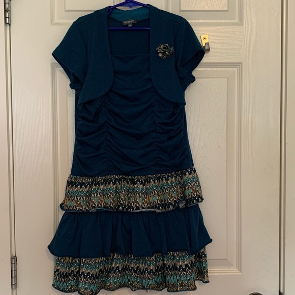 Formal dress with attached cardigan - Picture 2 of 9